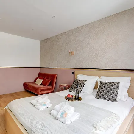 370 Anthony - Superbe A * Paris